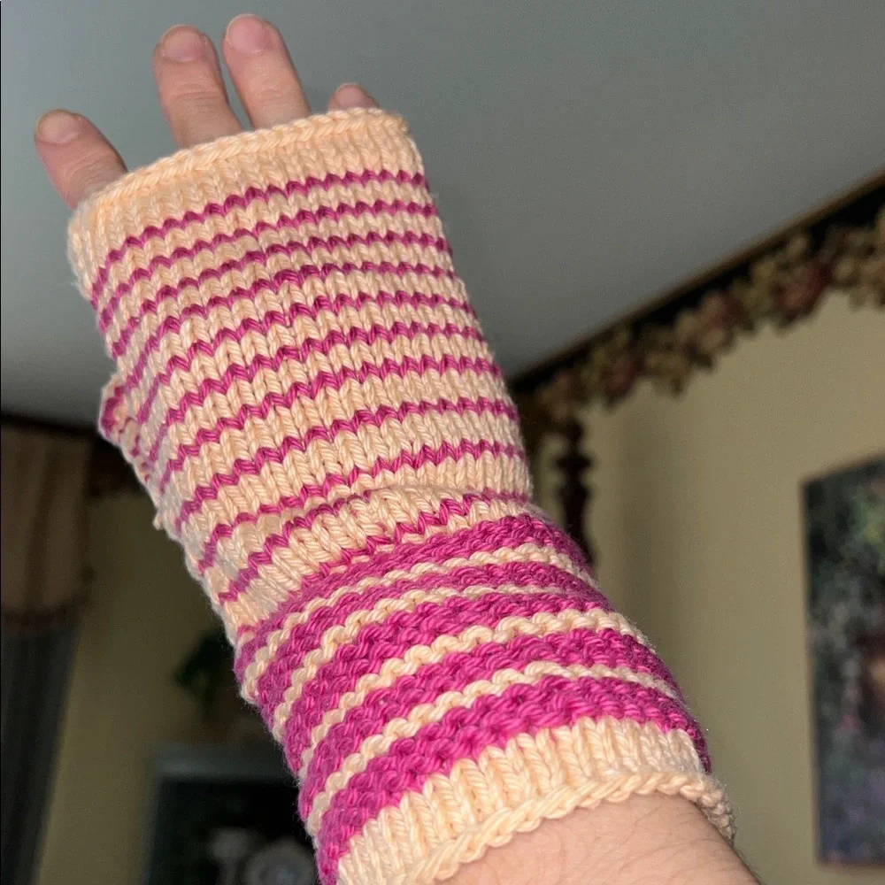 NWOT French Knot fingerless Gloves - Picture 7 of 8